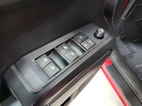 Used 2019 Toyota Tacoma SR image 23