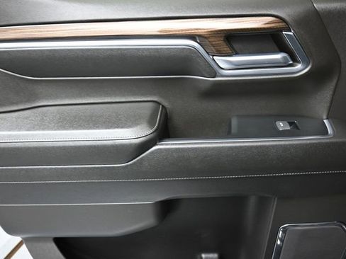 Used 2024 Chevrolet Silverado 1500 LT Trail Boss w/ Convenience Package II image 19