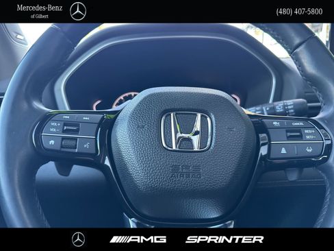 Used 2023 Honda Pilot Touring image 32