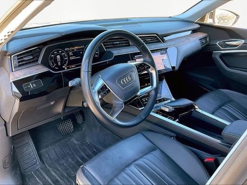 Used 2019 Audi e-tron Premium Plus image 12