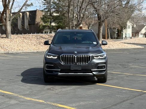Used 2023 BMW X5 xDrive40i w/ Premium Package image 2