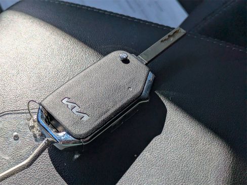 Used 2022 Kia Sorento LX image 25