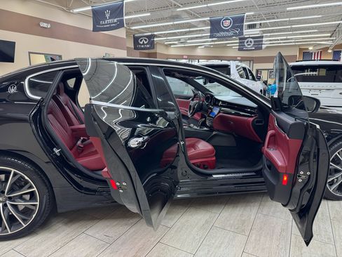 Used 2020 Maserati Quattroporte S image 14