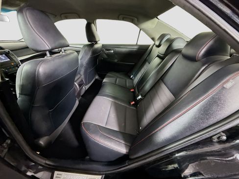 Used 2016 Toyota Camry SE image 24