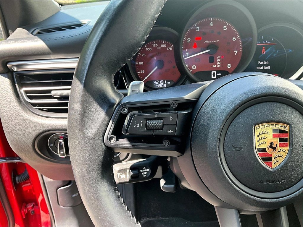 Certified 2023 Porsche Macan Turbo AWD/4WD image 23