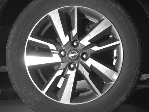 Used 2025 Nissan Versa SV image 15