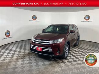 Used 2017 Toyota Highlander XLE video 1