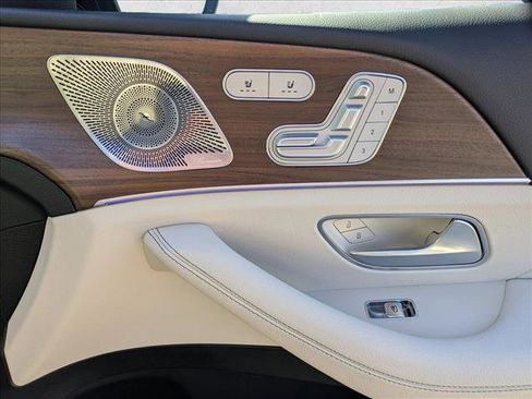 New 2026 Mercedes-Benz GLS 450 4MATIC image 22