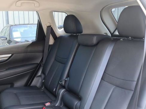Used 2017 Nissan Rogue SL FWD image 17