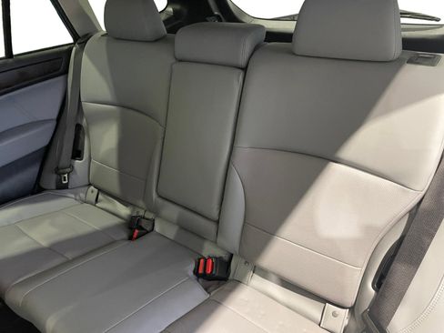 Used 2019 Subaru Outback 3.6R Limited image 16