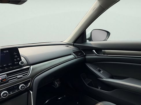 Used 2019 Honda Accord LX image 24
