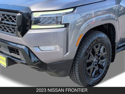 Certified 2023 Nissan Frontier SV w/ Midnight Edition Package RWD image 10