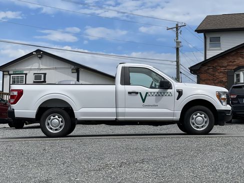 Used 2022 Ford F150 XL RWD image 2