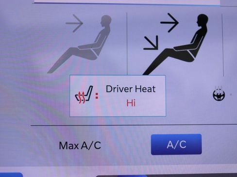 Used 2025 Chrysler Pacifica Limited image 42