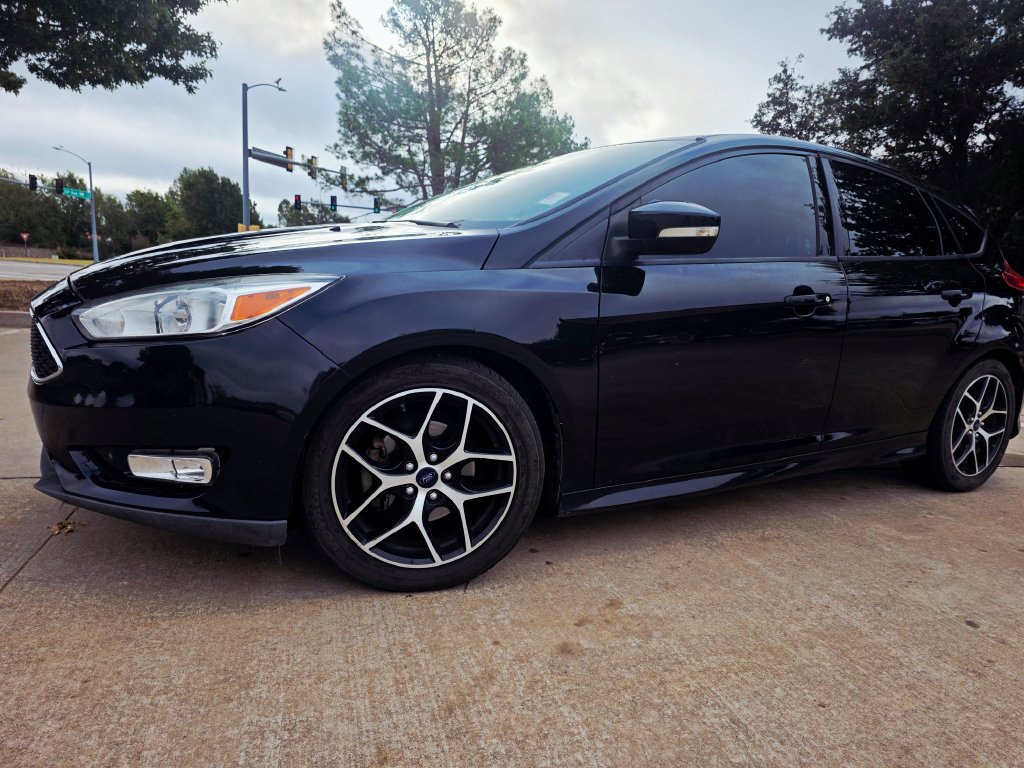 Used 2015 Ford Focus SE w/ SE Sport Package FWD image 6