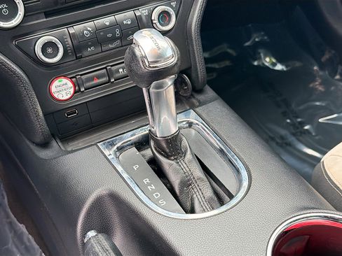 Used 2015 Ford Mustang Coupe image 24