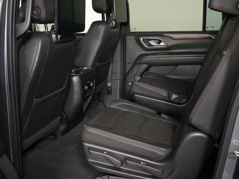 Used 2021 Chevrolet Suburban High Country AWD/4WD image 14