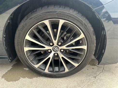 Used 2018 Toyota Camry SE w/ Convenience Package FWD image 29