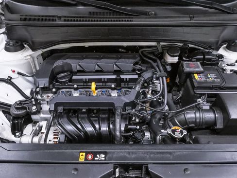 Certified 2024 Hyundai Venue SEL FWD image 31