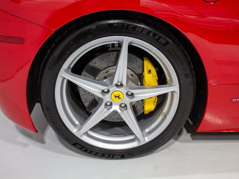 Used 2014 Ferrari 458 Italia Coupe RWD image 40