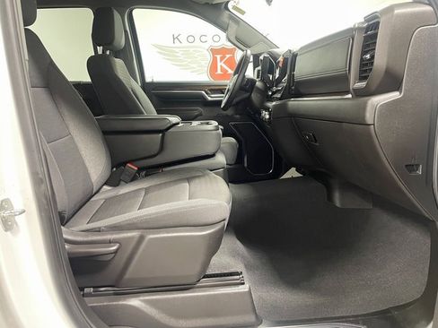 Used 2024 GMC Sierra 1500 SLE w/ Preferred Package image 22