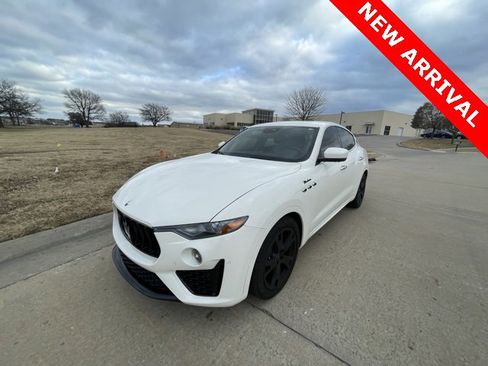 Used 2023 Maserati Levante Modena image 6