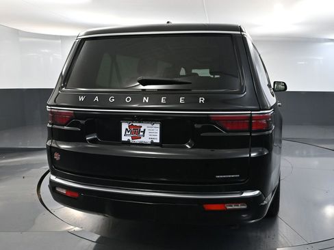 Used 2024 Jeep Wagoneer L Series II w/ Premium Group I image 7