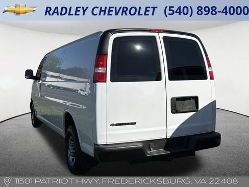 Used 2022 Chevrolet Express 2500 Extended RWD image 14