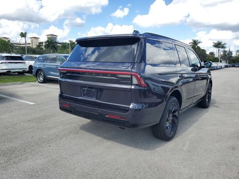 New 2025 Lincoln Navigator Reserve w/ Jet Appearance Package image 4