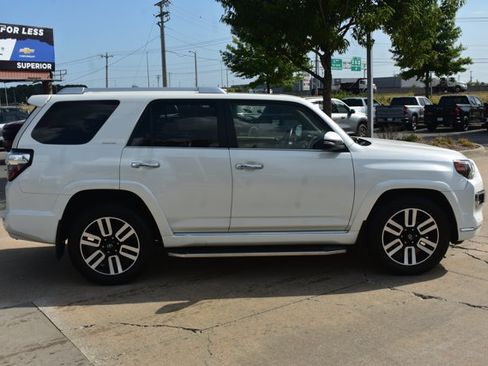 Used 2018 Toyota 4Runner Limited RWD image 4