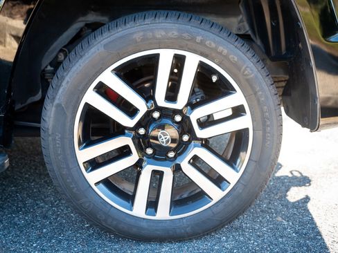 Used 2014 Toyota 4Runner Limited image 41