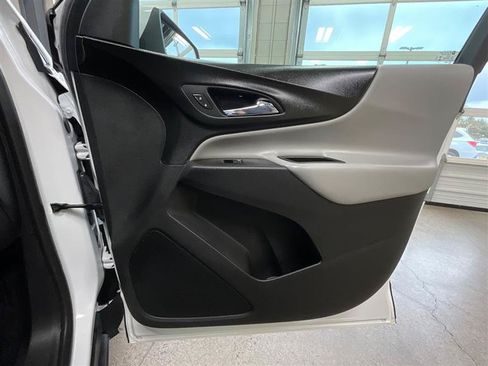 Used 2022 Chevrolet Equinox LT FWD image 25