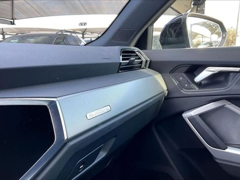 Certified 2025 Audi Q3 2.0T Premium w/ Convenience Package image 31
