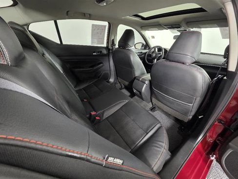 Used 2024 Nissan Altima 2.5 SR w/ SR Premium Package image 18