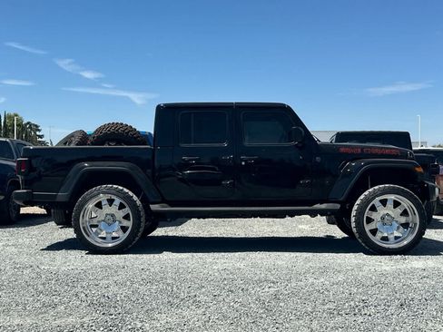 Used 2025 Jeep Gladiator Sport AWD/4WD image 9