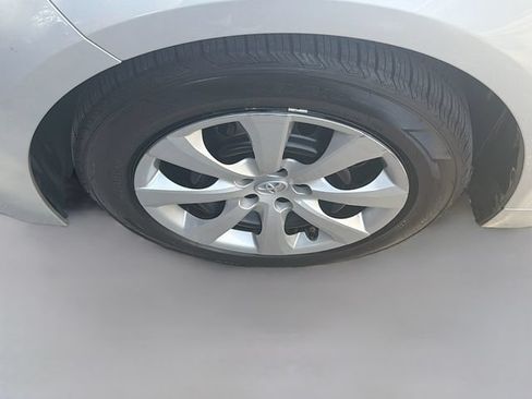 Used 2023 Toyota Corolla LE FWD image 33