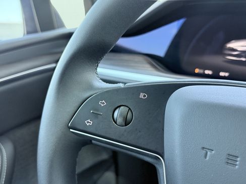 Used 2025 Tesla Model X AWD/4WD image 69