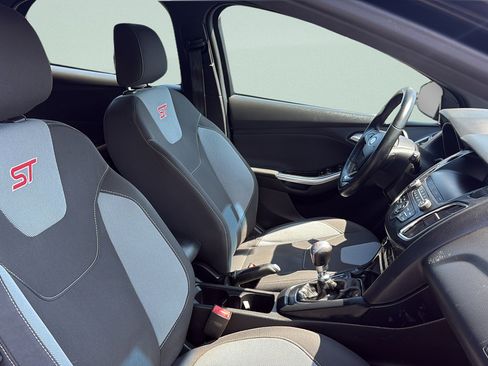 Used 2018 Ford Focus ST FWD image 17
