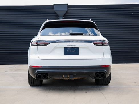 Certified 2023 Porsche Cayenne Platinum Edition image 6