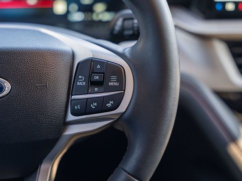 Certified 2025 Ford Explorer Active image 29