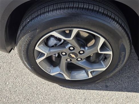 Certified 2026 Chevrolet Trax LT w/ Driver Confidence Package image 9