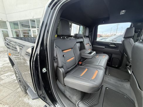 Used 2024 GMC Sierra 2500 AT4 w/ AT4 Premium Plus Package image 28