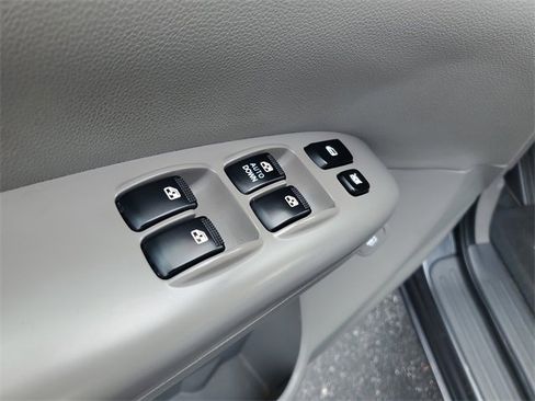 Used 2012 Kia Sedona LX w/ PWR Pkg image 22