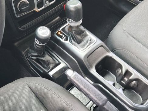 Certified 2023 Jeep Gladiator Mojave AWD/4WD image 19