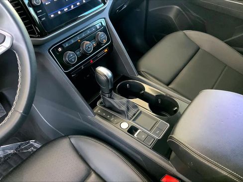 Used 2023 Volkswagen Atlas SE w/ Panoramic Sunroof Package FWD image 16