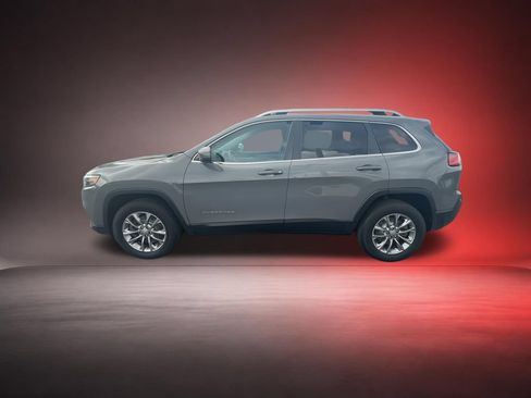 Used 2019 Jeep Cherokee Latitude Plus w/ Cold Weather Group AWD/4WD image 5