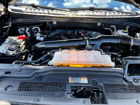 Certified 2025 Ford Expedition Platinum w/ Platinum Ultimate Package image 17