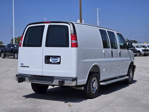 Used 2025 Chevrolet Express 2500 w/ Driver Convenience Package RWD image 7