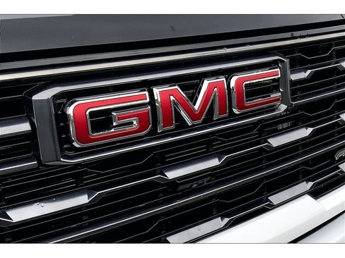 Used 2024 GMC Sierra 2500 AT4 w/ AT4 Premium Plus Package image 32