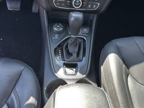 Used 2019 Jeep Cherokee Limited AWD/4WD image 22